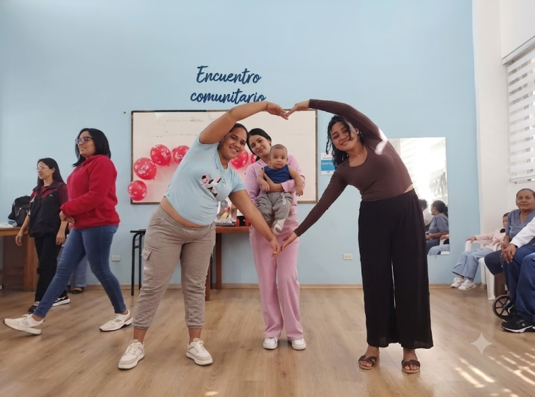 Fundación Martina y el Proyecto Ciudades de Acogida conmemoran el Día de la Madre en el sector de Carapungo.🌸